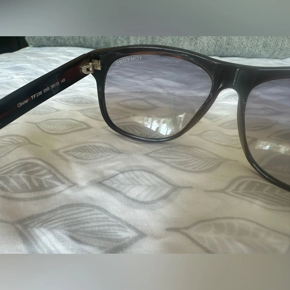 Tom Ford Olivier TF236 Sunglasses - Used with scratches!! - Picture 8 of 14
